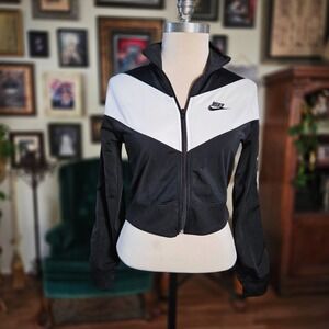 Nike Track Jacket Womens XS Black White Chevron Windrunner Zip Up Cropped Sport